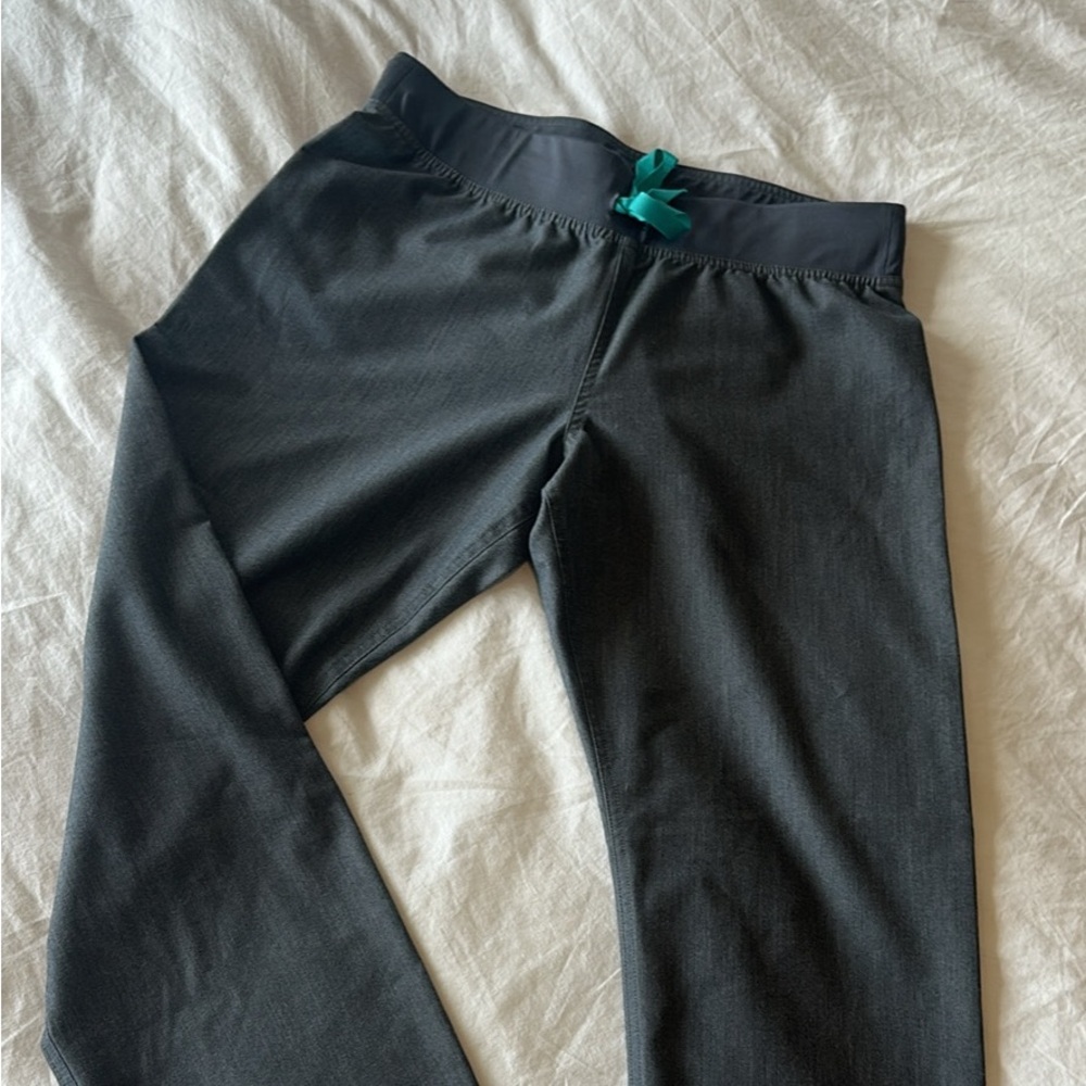 Small grey petite women figs scrubs